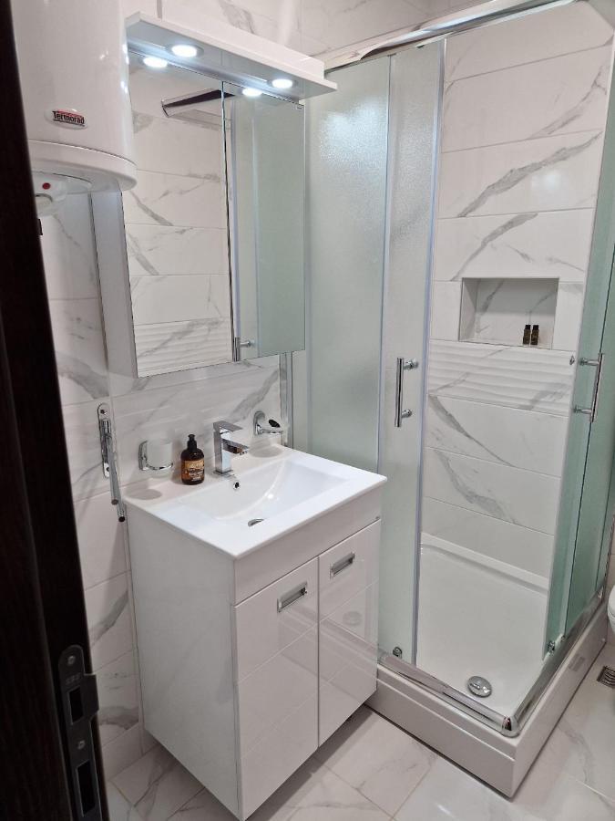 Mb Lux Lägenhet Vrnjačka Banja Exteriör bild
